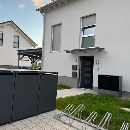 شقة Haus Am Vogesenblick باد بيلنغن